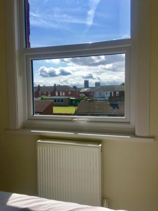 Spacious Victorian Townhouse With Cathedral Views Lincoln Exterior photo
