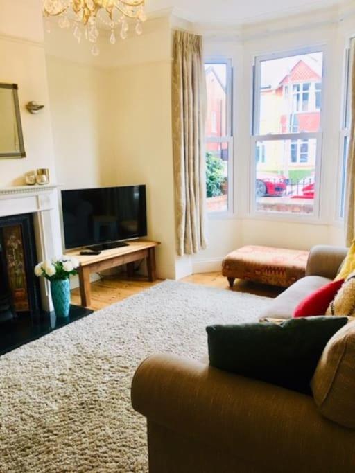 Spacious Victorian Townhouse With Cathedral Views Lincoln Exterior photo
