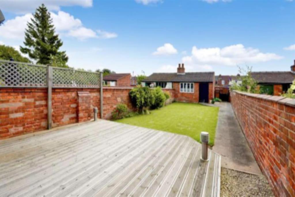 Spacious Victorian Townhouse With Cathedral Views Lincoln Exterior photo