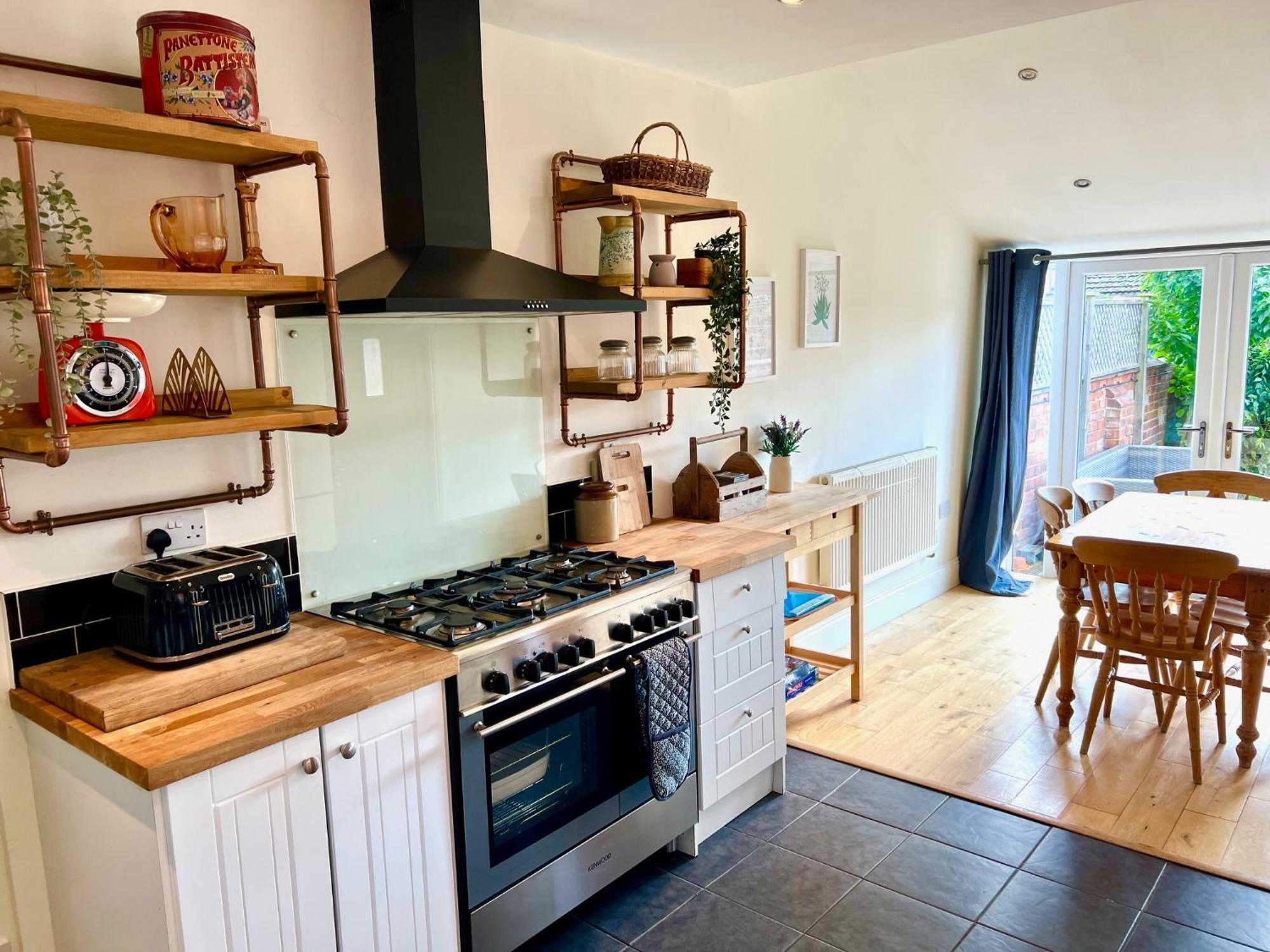 Spacious Victorian Townhouse With Cathedral Views Lincoln Exterior photo