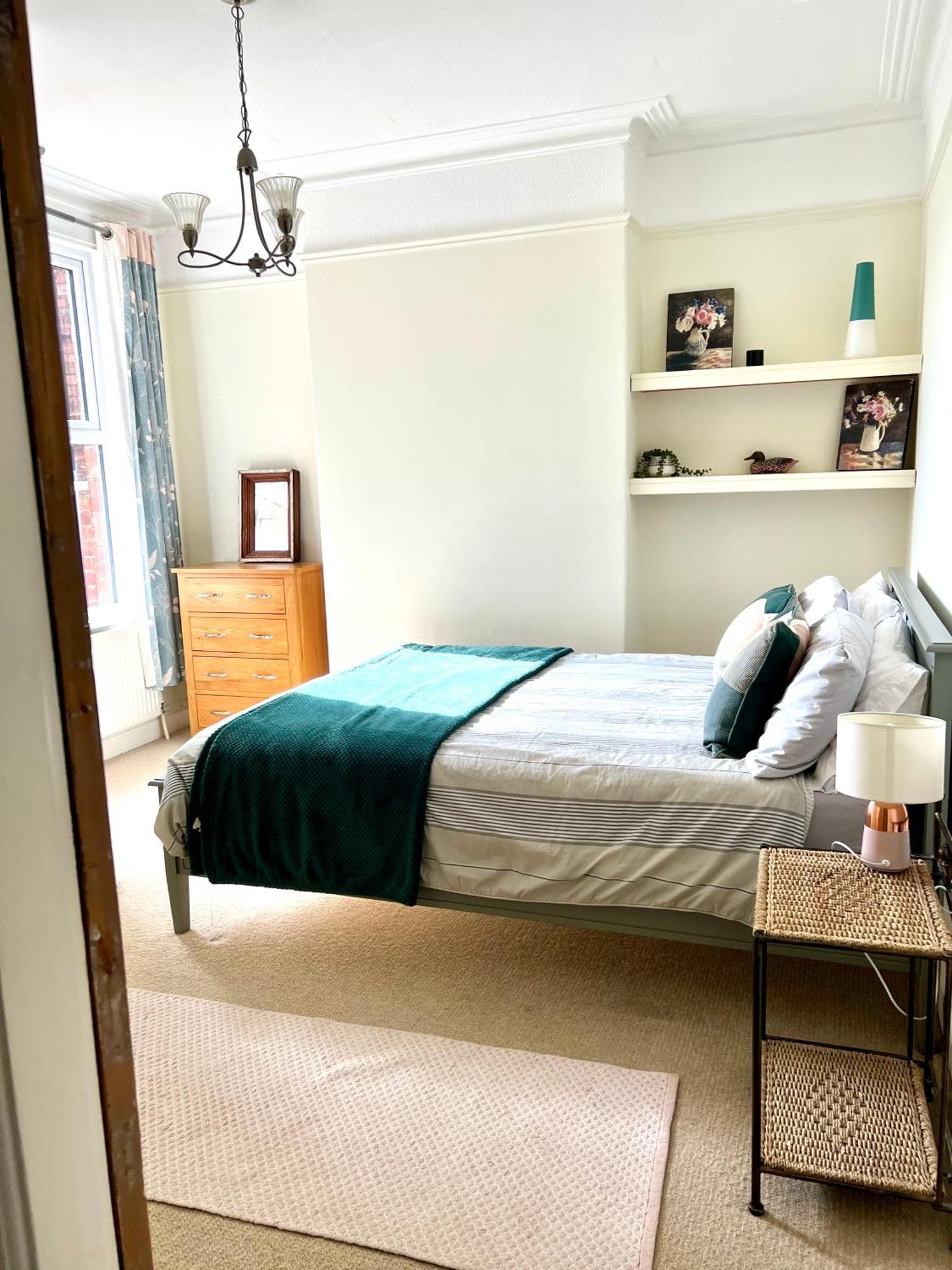 Spacious Victorian Townhouse With Cathedral Views Lincoln Exterior photo
